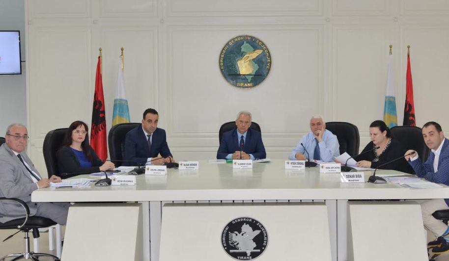 PD ende nuk ka plotësuar listat e deputetëve, KQZ merr një vendim të papritur