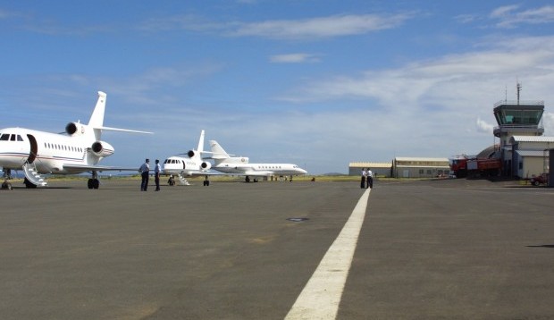 Drejtuesit të Aviacionit nën hetim, paguan 40 persona fiktivisht
