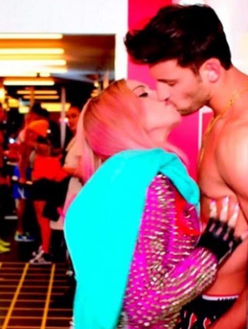 Madonna na prezanton me toyboy-in e saj, 27 vjet më të ri