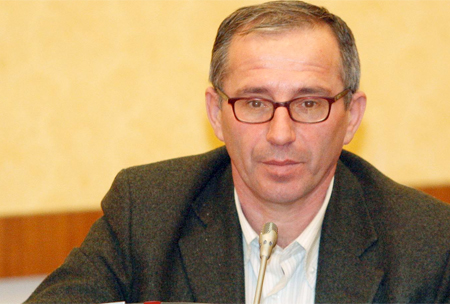 Ish-deputeti i PD-së, këshillon Bashën: Ja cfarë duhet bërë me deputetët e 2013!