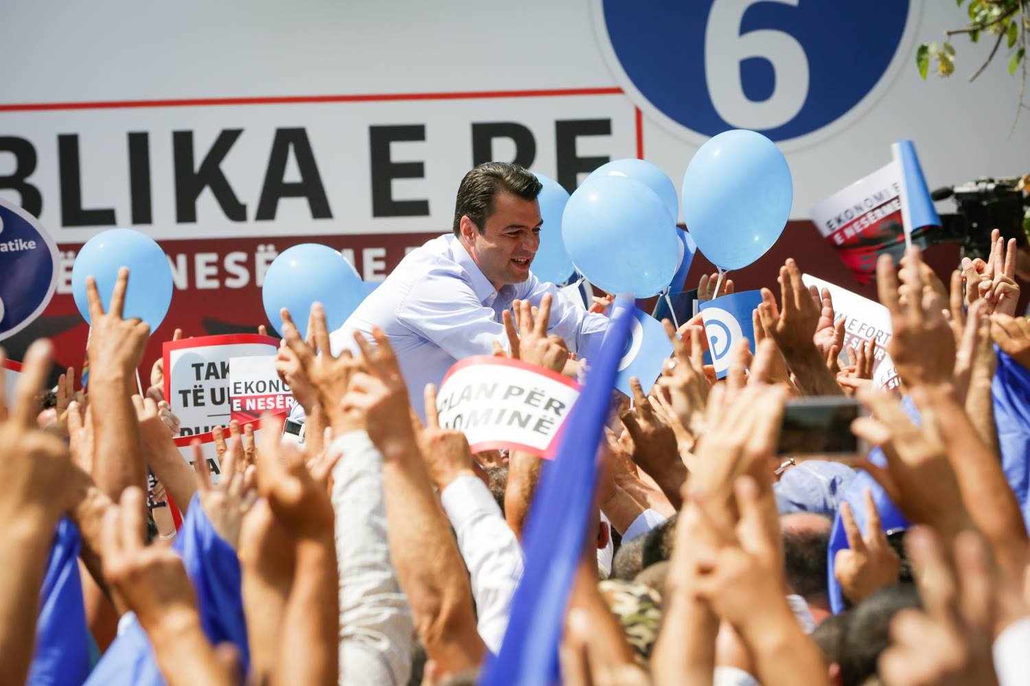 Lulzim Basha në Elbasan: Të dielën votohet për ekonominë, vetëm PD ka një program