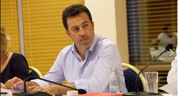 Sekretari i QV-së kërcënohet me familje: Do ta shikosh çfarë do heqësh!