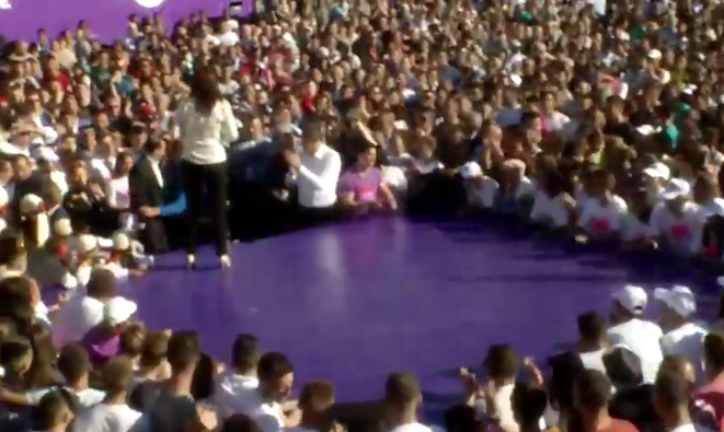 VIDEO/  Si tentoi Rama t’i marrë fletën e fjalimit kandidatit për deputet