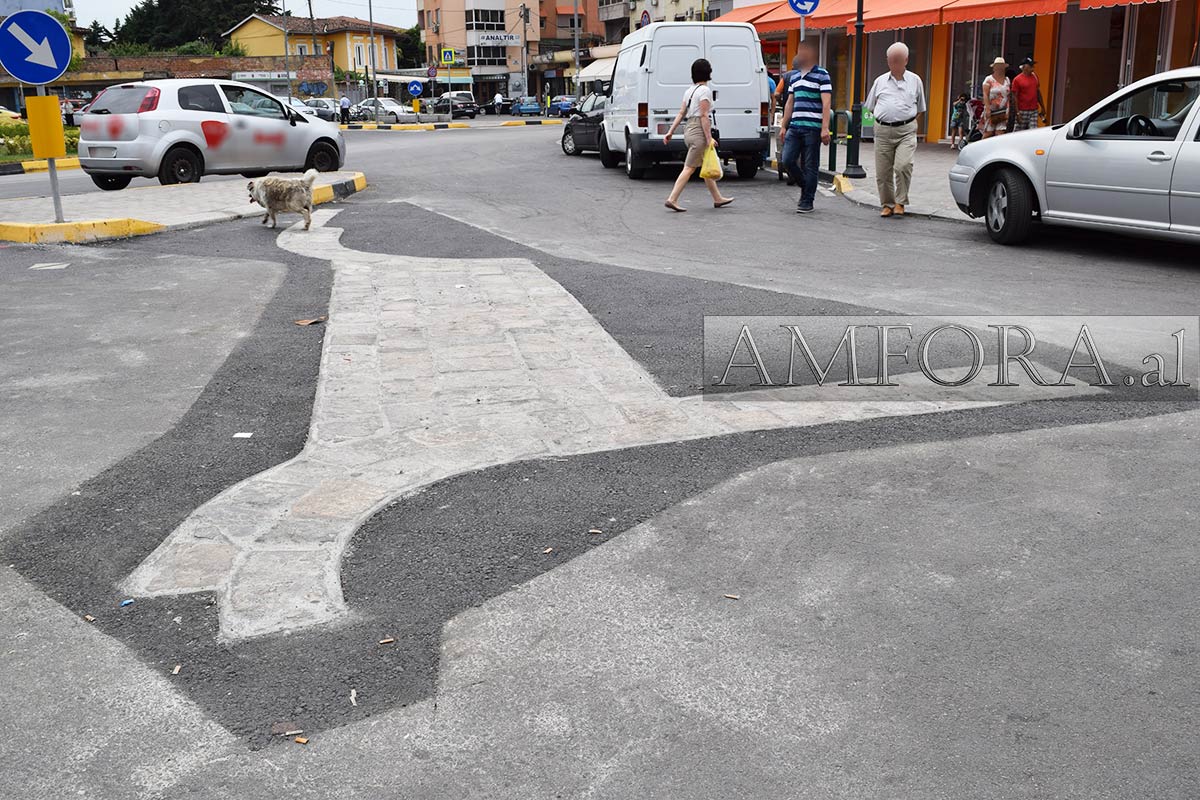 Rindërtimi i “Pazarit të Ri” në Tiranë, zbulimi arkeologjik u rrethua me asfalt