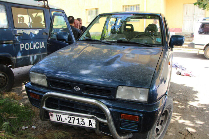 EMRA & FOTO/ Pukë, gjenden fara dhe bimë kanabisi, arrestohen dy persona