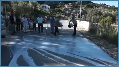 Borsh, proteste me bidonat e qumeshtit