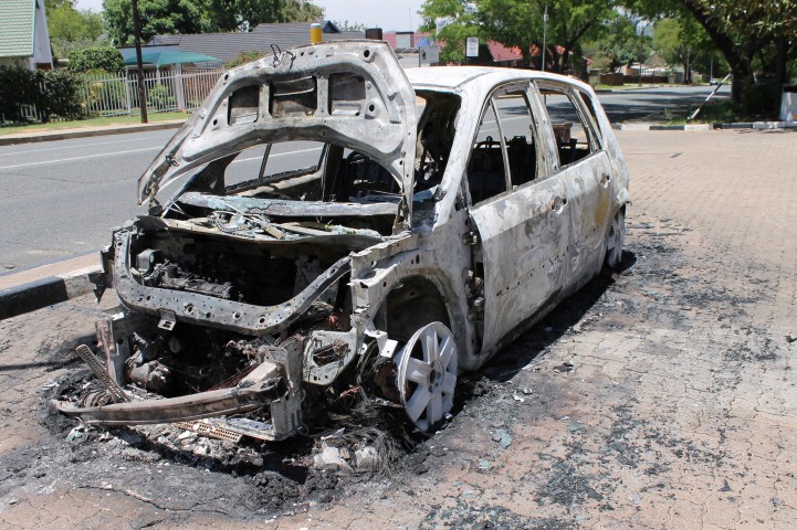 Burrel, shkrumbohet makina, brenda kishte dy persona