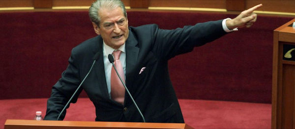 Reagon ish-Kryeministri: Nuk e kanë fajin tollumbacet, ja kush i helmoi protestuesit