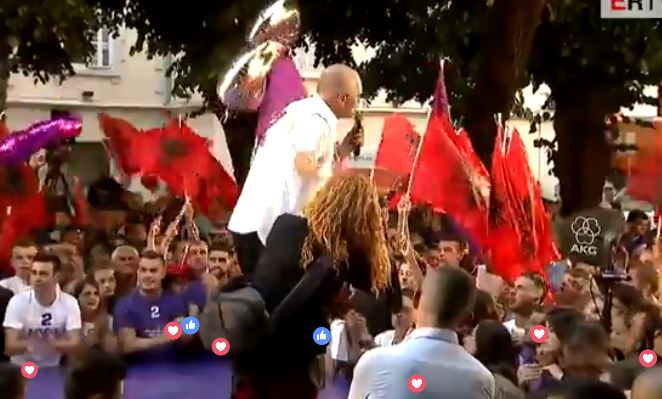 Rama ka ndryshuar taktikën e fushatës, zhduk simbolet e partisë, kopjon Vetëvendosjen e Kosovës