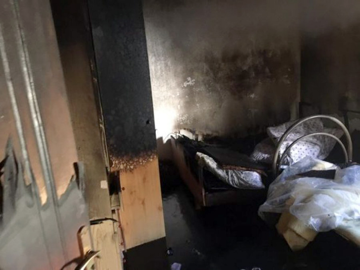 Gramsh, digjet shtëpia shpëtojnë mrekullisht dy fëmijët e vegjël