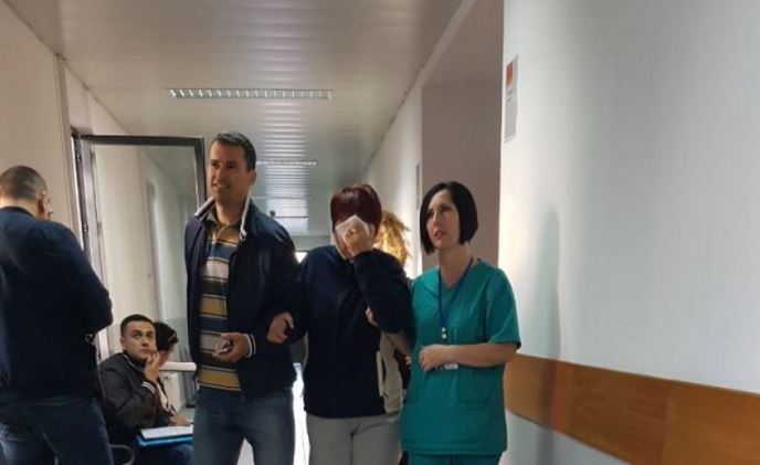 SKANDAL/Lulzim Basha kurohet në spital, dhjetra protestues të goditur nga alergji të rënda pas protestës