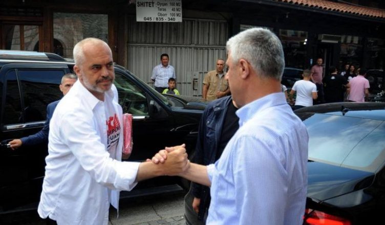 Rama e Thaçi takim të papritur në Gjakovë