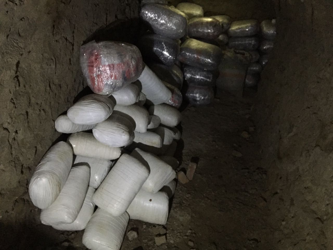 VIDEO & FOTO/ Përmet, gjendet një tunel i mbushur me drogë