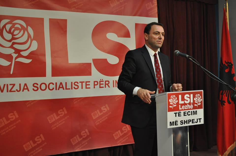 I fut zarfin në xhep simpatizantit të LSI, Tushaj e pranon: Po e bëra