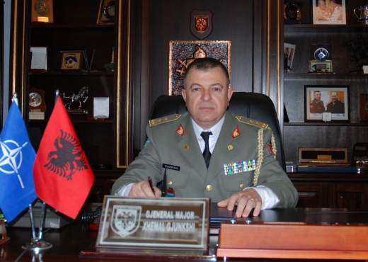 Mimi Kodheli kujtohet më në fund, padit kandidatin e PD