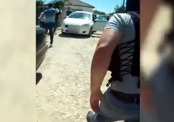 VIDEO & EMRAT/ Tiranë, policia sekuestron 50 kg drogë, “Kalaja” prangos 3 krutanë