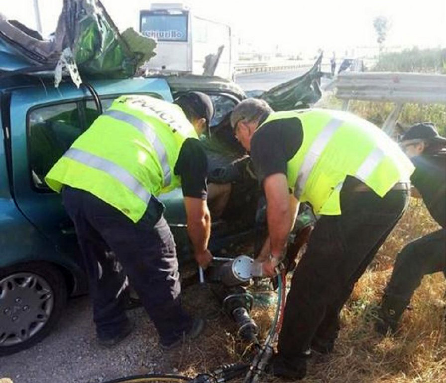 FOTO/ Aksident i rëndë në autostradën Fier – Lushnjë, humbin jetën dy persona nga Tirana