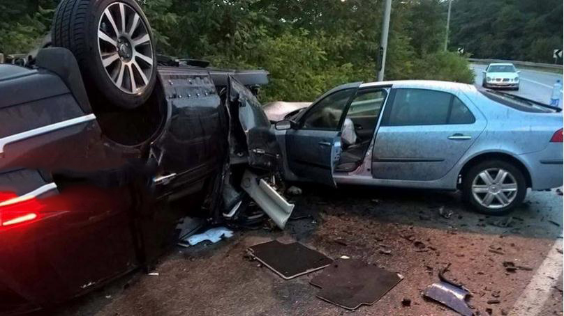 FOTO GALERI/ Maqedoni, pamjet e aksidentit, “Range Roveri” i Arben Ahmetajt përmbyset