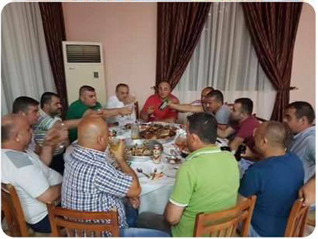 FOTO SKANDAL/ Kryegardiani i ri Arben Çuko, “ha Muço…, pi Muço” me Muço trafikantin