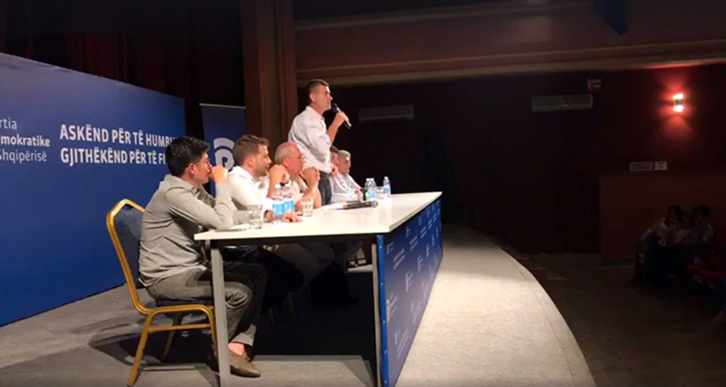 Grupi “anti-Basha”, takim në Vlorë, Patozi: Po të kisha marrë pjesë në garën e PD-së, do të ishim dy Selamë