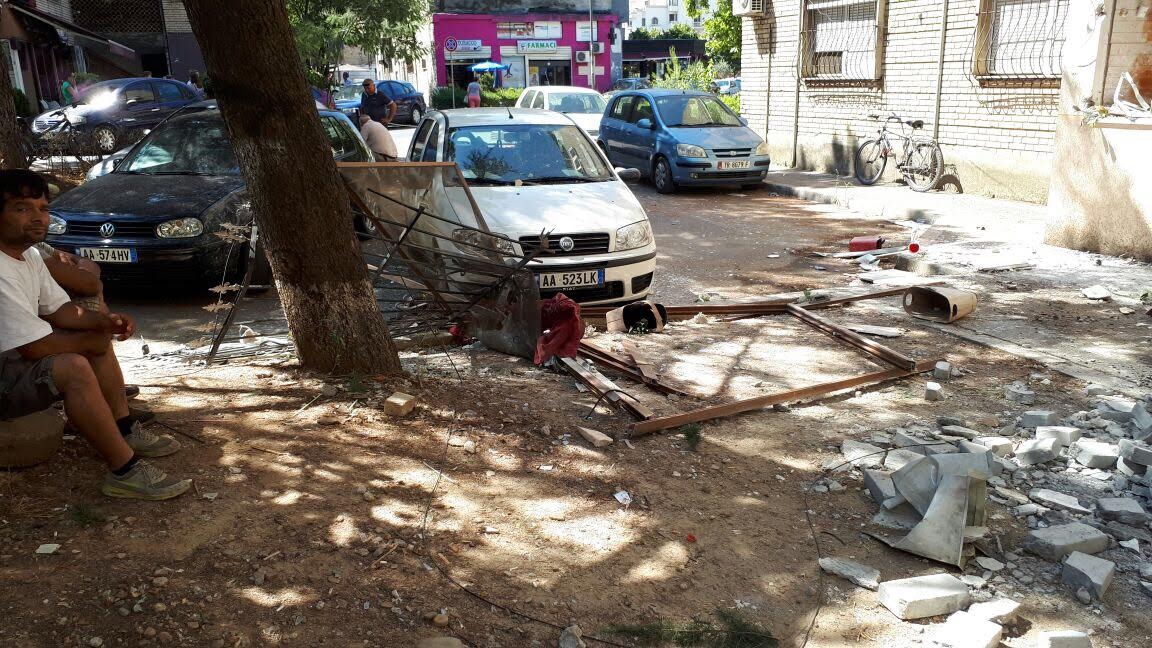 VIDEO/ Ja fast foodi ku ndodhi shpërthimi në mëngjes