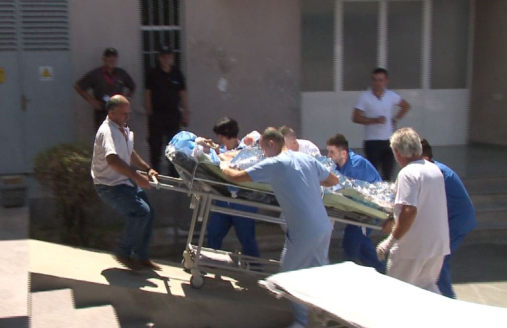 FOTO GALERI/ Zjarri në Velipojë, rrëfimi i Hektorit nga spitali: Si e mora në krah babanë dhe si na “flaku” shpërthimi…