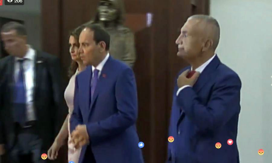 FOTO/ Bujar Nishani i dorëzon detyrën Ilir Metës