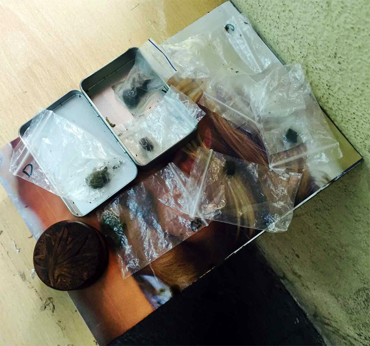 EMRAT & FOTO GALERI/ Qafë Thanë, arrestohen çeku dhe gjermani me “çokollatë” në çanta