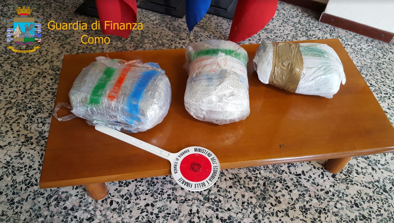 FOTO/ Trafik droge Itali – Zvicër, dy vëllezër shqiptarë mes katër të arrestuarve