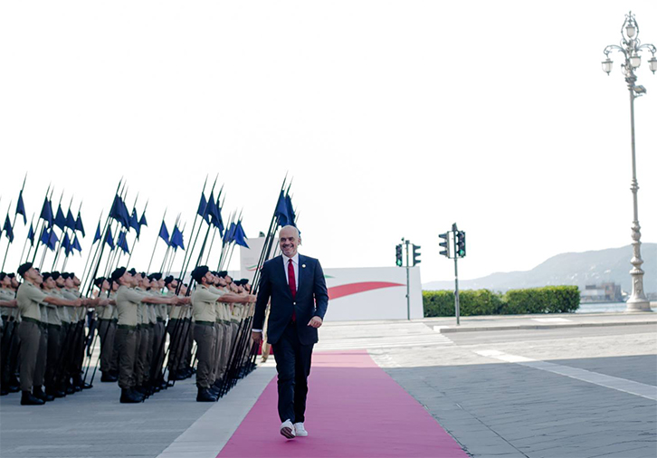 SALI BERISHA/ Shqipëria nuk dështoi në Trieste, ajo mori aty çmimin opingat e Ramës!