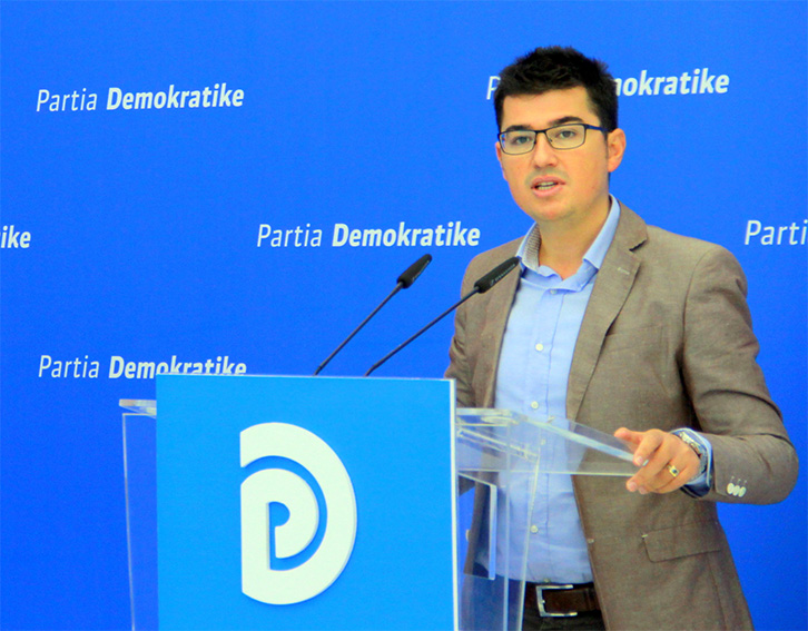 Denoncon këshilltari i djathtë: Mbledhja e këshillit bashkiak e paligjshme