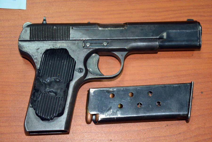 EMRA & FOTO GALERI/ Fier, Drogë, armë dhe para, prangoset një fierak dhe dy shkodranë