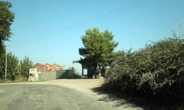 Shijak, i vë zjarrin plehrave në oborr, por 64-vjeçarja djeg edhe veten