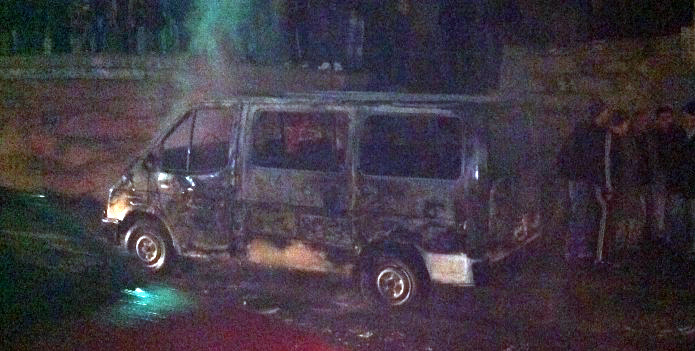 EMRI/ Lezhë, dje plagosën shoferin, sot i dogjën edhe furgonin