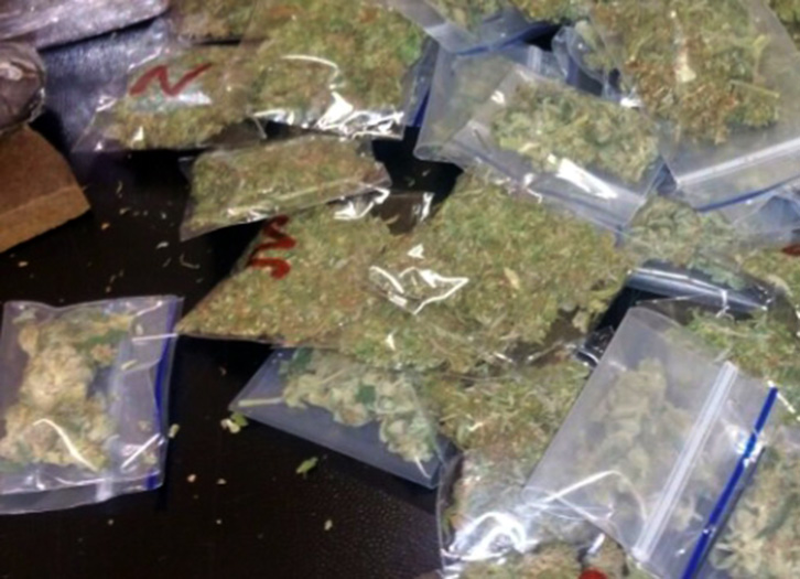 EMRAT/ Itali, për shpërndarje droge dy vëllezër dhe një vajzë shqiptar