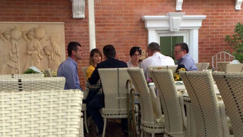 Deputetja u bën ‘biografinë’ anti-Bashistëve: Burra të paburrni që krekoseni si gjeli maj plehut