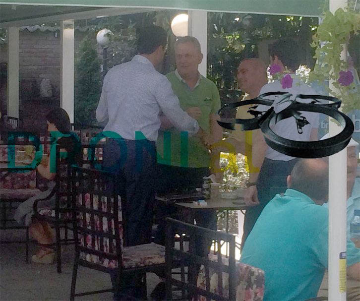 FOTO LAJM/ Basha shfaqet në publik, takon simpatizantët e PD