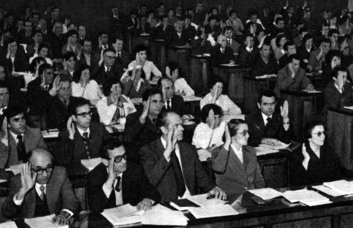 DOKUMENT/ Kush është “pederasti pasiv” që bëri karrierë të suksesshme politike para viteve ‘90?!