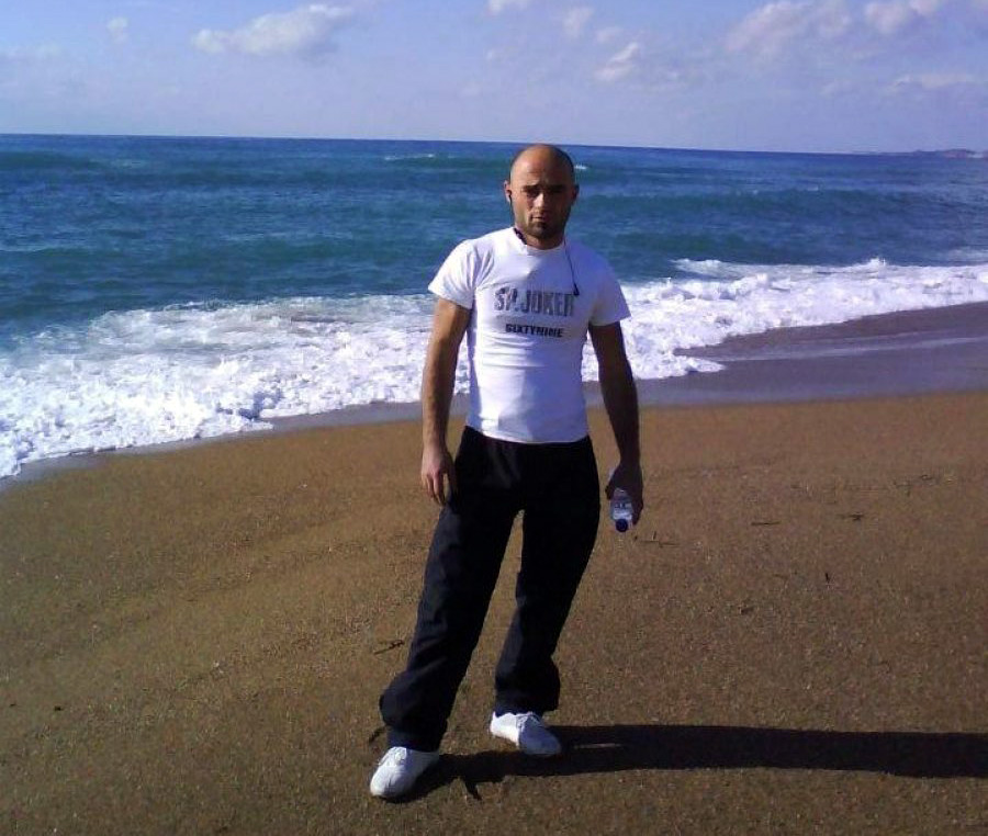 FOTO & DETAJE/ Vrasja në Borsh: U zunë pritë dhe i bënë copë me thika te rruga e plazhit