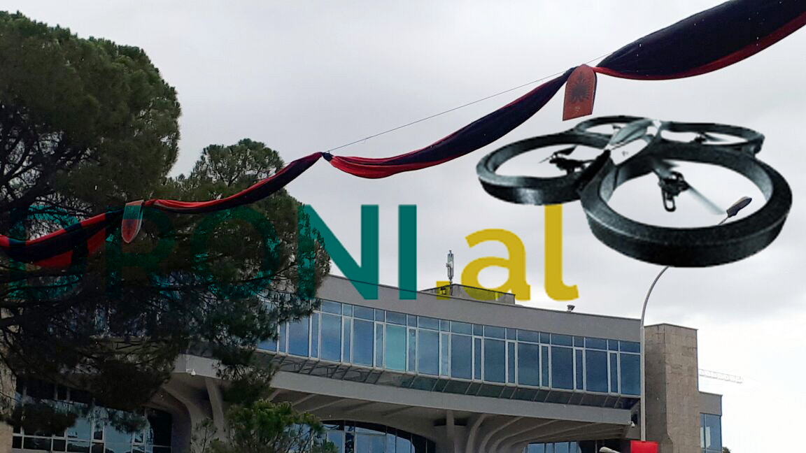 FOTO LAJM/ Emblema e Republikës me kokë poshtë