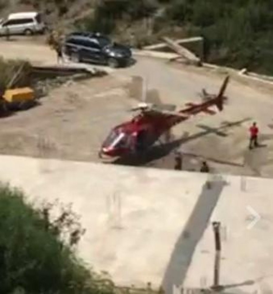 VIDEO & FOTO LAJM/ Deputeti marton vëllanë, babi “ia bën fora” me armë