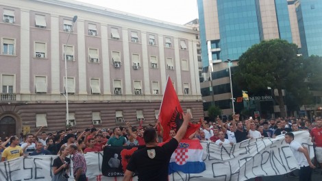 BALLIST MORINA/Policia ndalon 4 protestues para Kryeministrisë