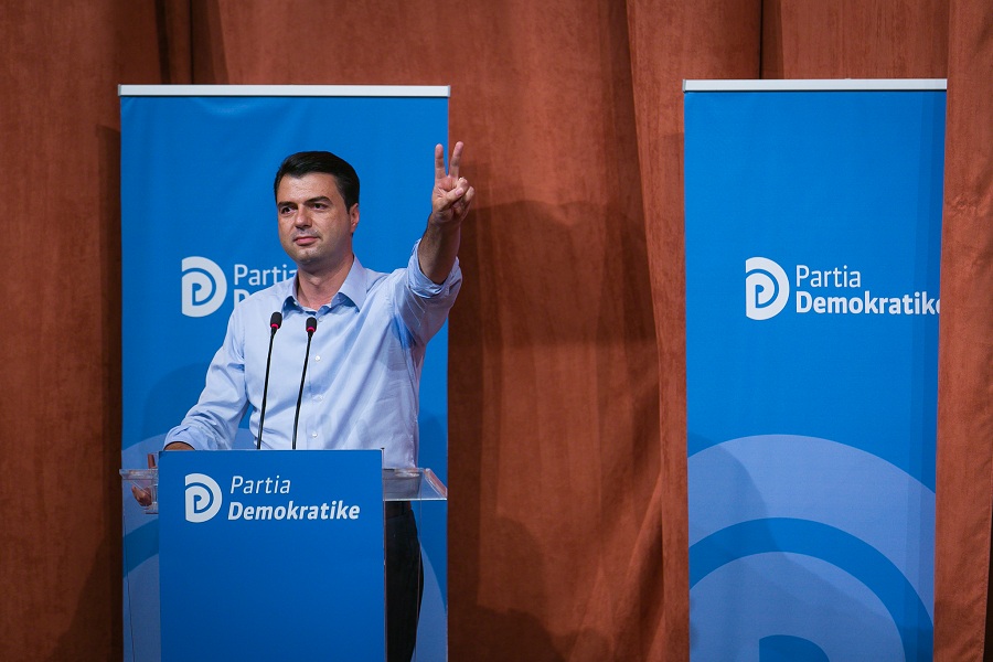 FOTO/ Zgjedhja e kreut të PD, Basha nis turin, takimi i parë në Kavajë