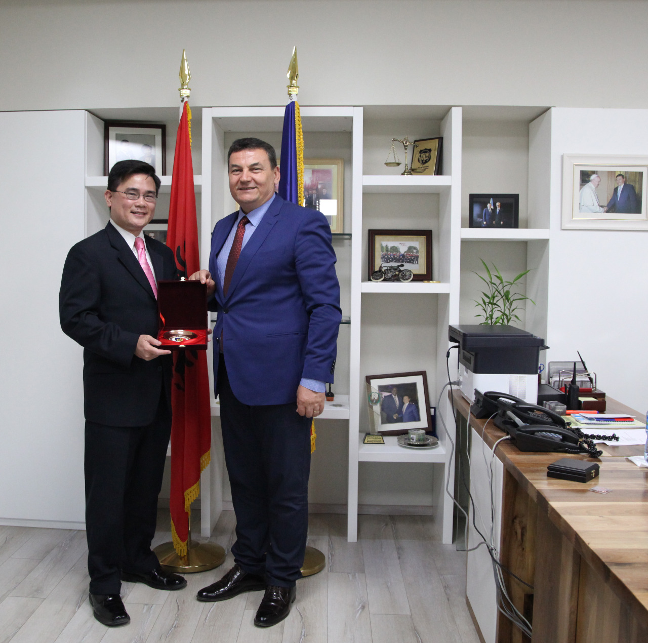 FOTO/ FBI në Tiranë, takim me Haki Çakon