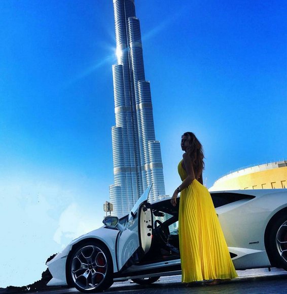 FOTO GALERI/ Jeta e çmendur e të rinjve në Dubai