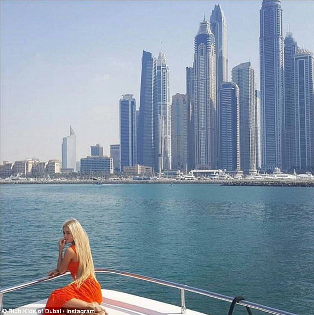 FOTO GALERI/ Jeta e çmendur e të rinjve në Dubai