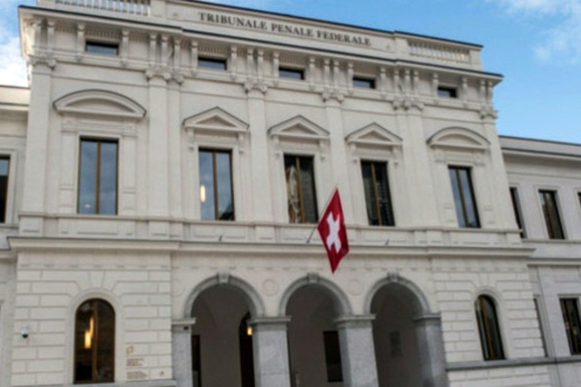 Boss-i zviceran “punëson” shqiptarin për ti vrarë gruan