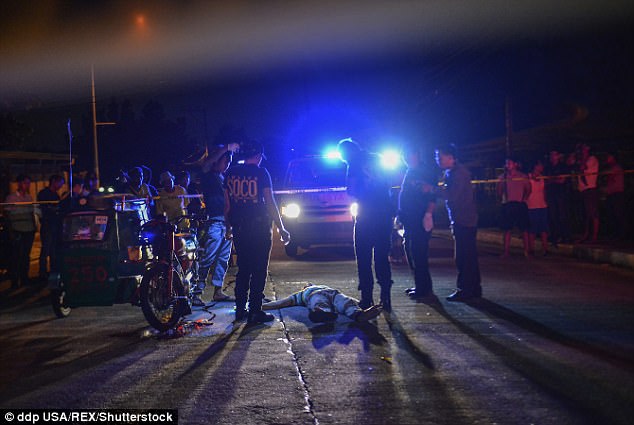 VIDEO & FOTO GALERI/ Lufta kundër drogës, policia vret kryebashkiakun dhe gruan e tij