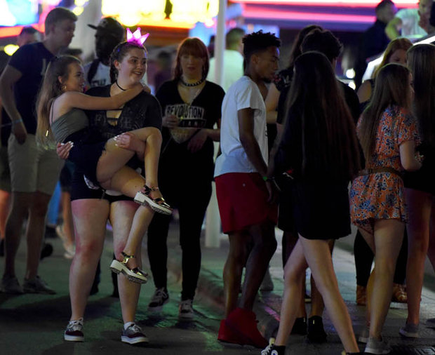 Kujdes, nëse dehesh apo del gjysmëmlakuriq në këtë vend , gjobitesh