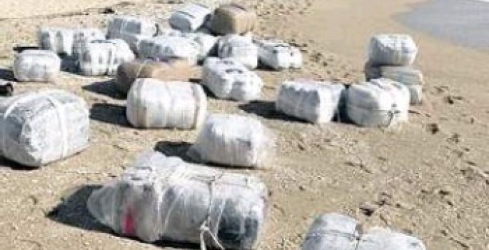 Pakot me kanabis mbushin plazhin italian, erdhën nga Shqipëria